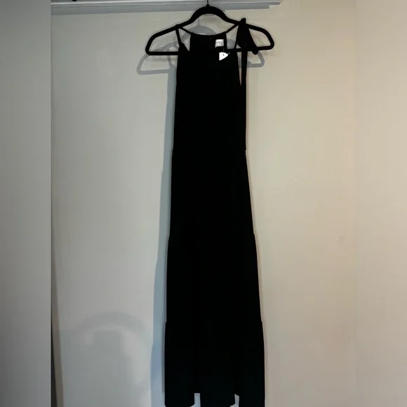 Black halter top, ribbed maxi dress - Picture 5 of 11